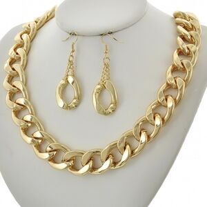 Gold necklace and earring set